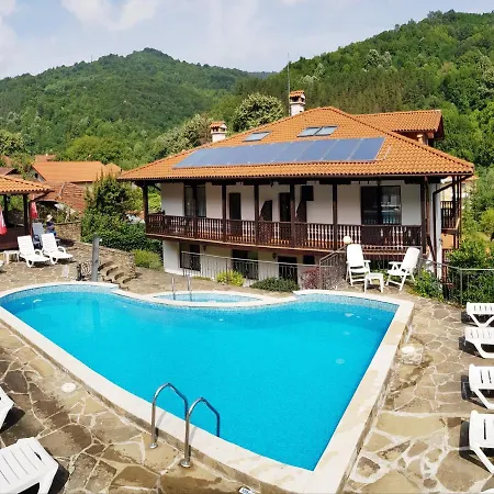 Family Hills Hotel 3*