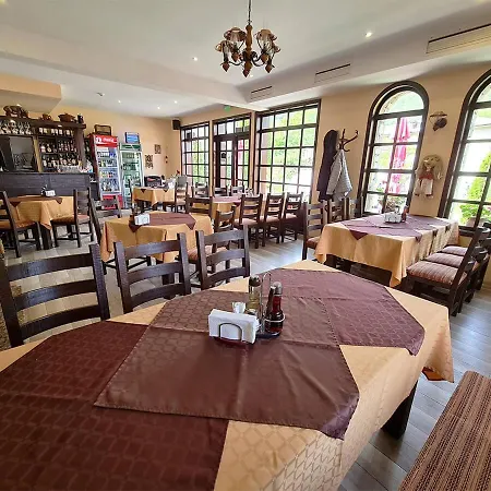 Hotel Family Chiflik Hills 3*